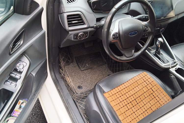 Used Ford Escort 2015 1.5L Automatic Fashion Model Driver Seat