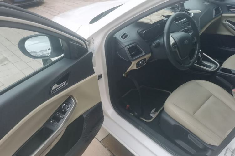 Used Ford Escort 2015 1.5L Automatic Fashion Model Driver Seat