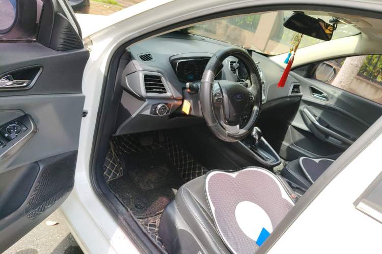 Used Ford Escort 2015 1.5L Automatic Fashion Model Driver Seat