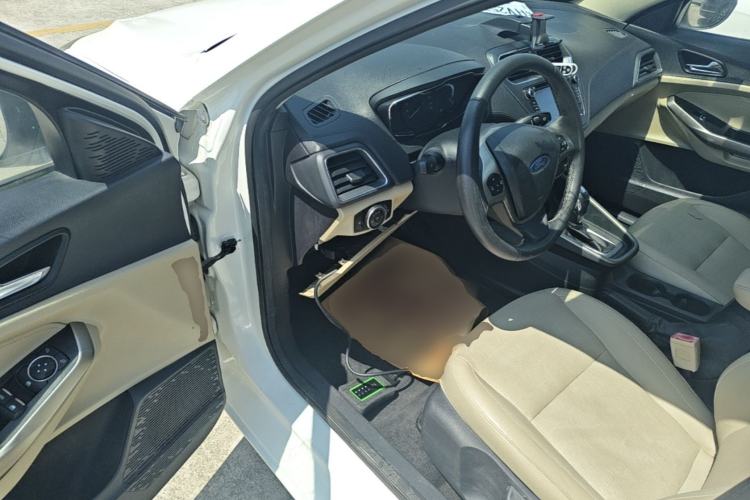 Used Ford Escort 2015 1.5L Automatic Fashion Model Driver Seat