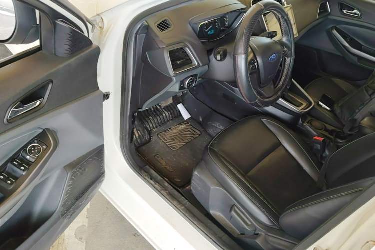Used Ford Escort 2015 1.5L Automatic Fashion Model Driver Seat