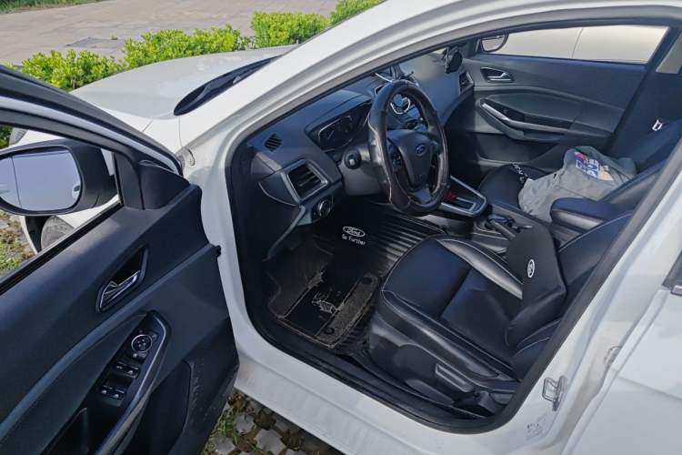 Used Ford Escort 2015 1.5L Automatic Fashion Model Driver Seat