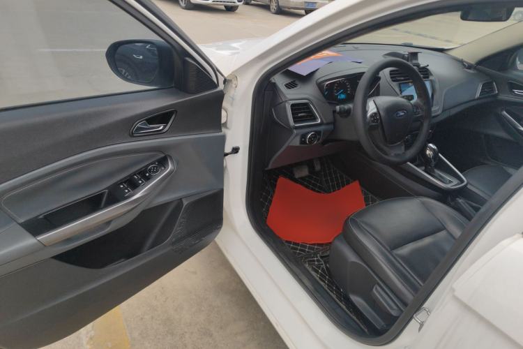 Used Ford Escort 2015 1.5L Automatic Fashion Model Driver Seat