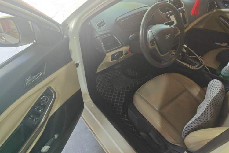 Used Ford Escort 2015 1.5L Automatic Fashion Model Driver Seat