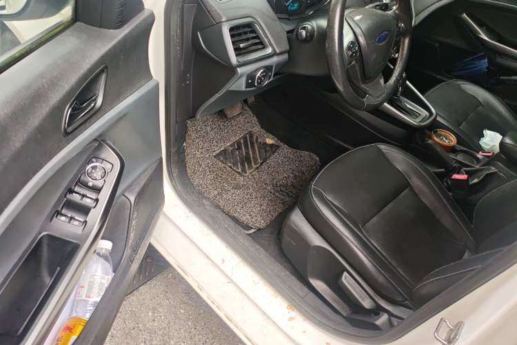 Used Ford Escort 2015 1.5L Automatic Fashion Model Driver Seat