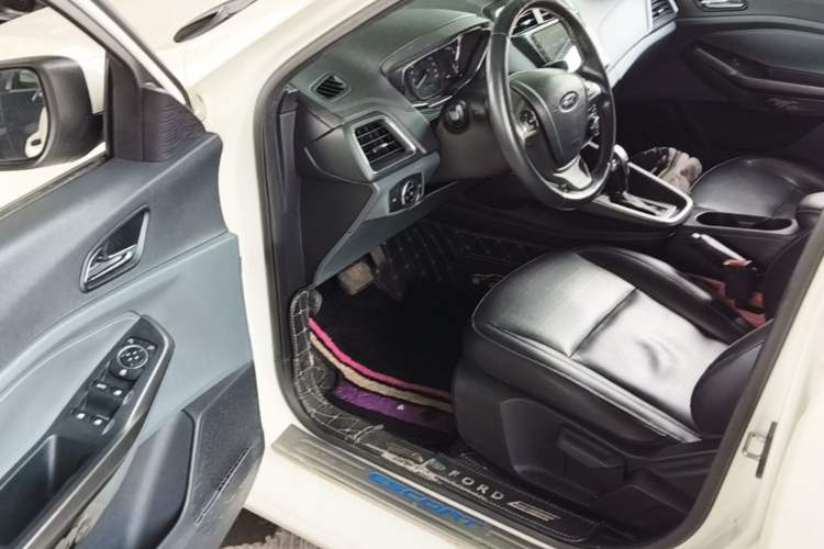 Used Ford Escort 2015 1.5L Automatic Fashion Model Driver Seat
