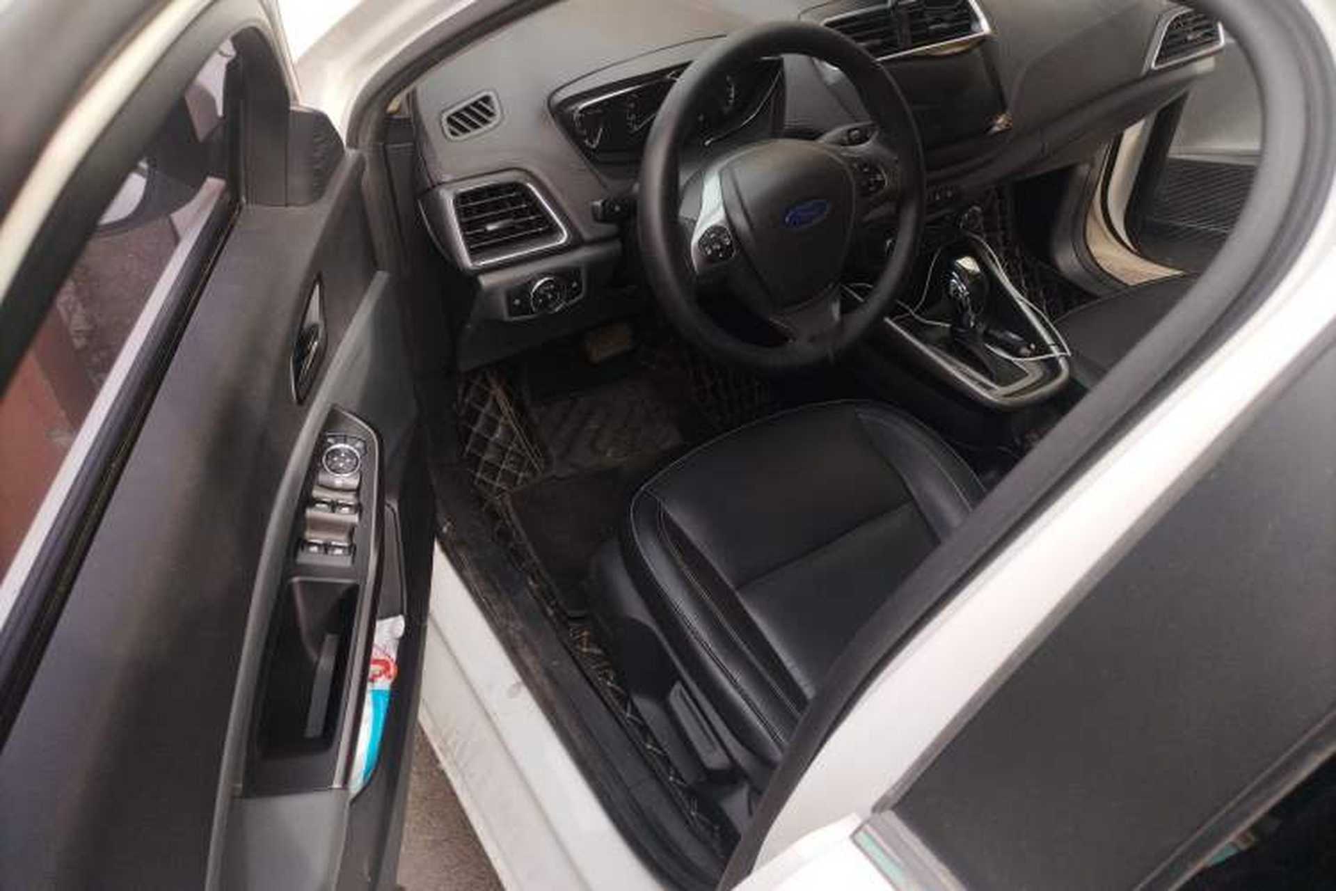 Used Ford Escort 2015 1.5L Automatic Fashion Model Driver Seat