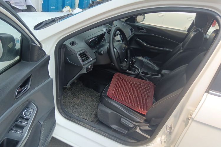 Used Ford Escort 2015 1.5L Manual Fashion Edition Driver Seat