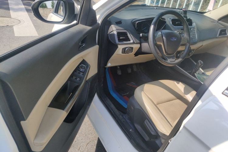 Used Ford Escort 2015 1.5L Manual Fashion Edition Driver Seat