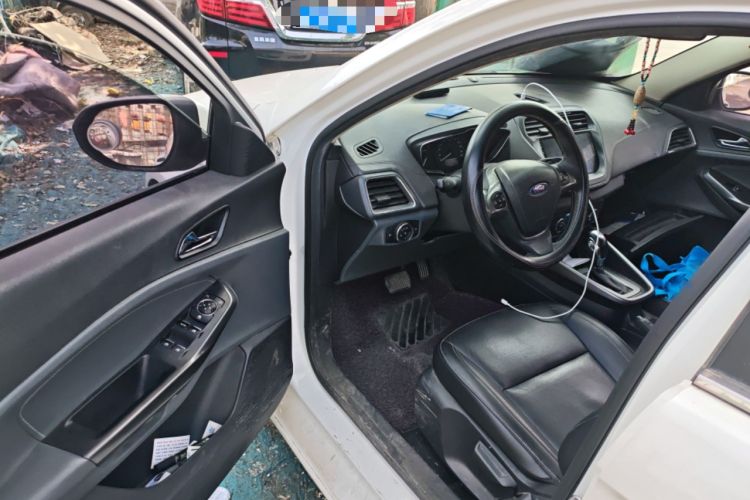 Used Ford Escort 2015 1.5L Automatic Fashion Model Driver Seat