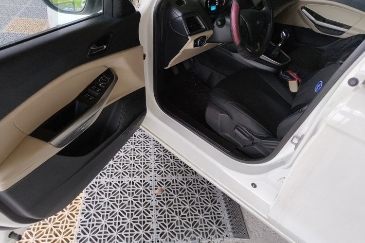 Used Ford Escort 2015 1.5L Manual Comfort Model Driver Seat