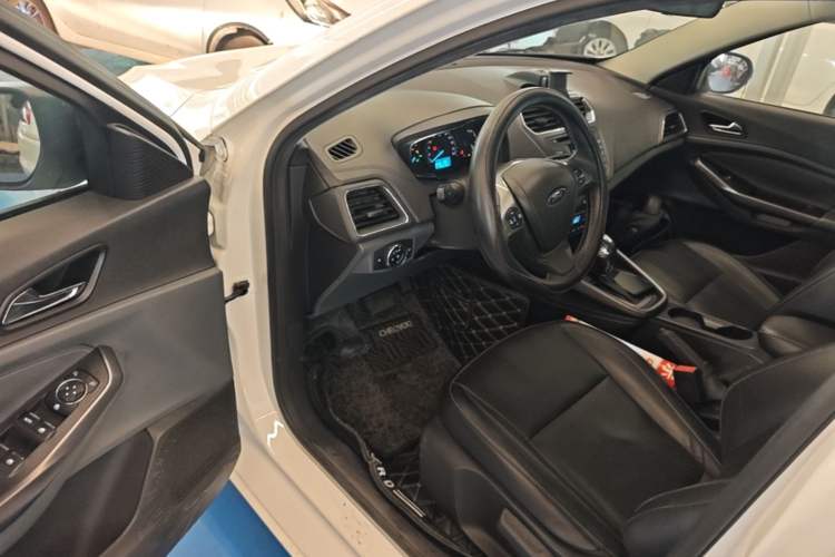 Used Ford Escort 2015 1.5L Automatic Fashion Model Driver Seat