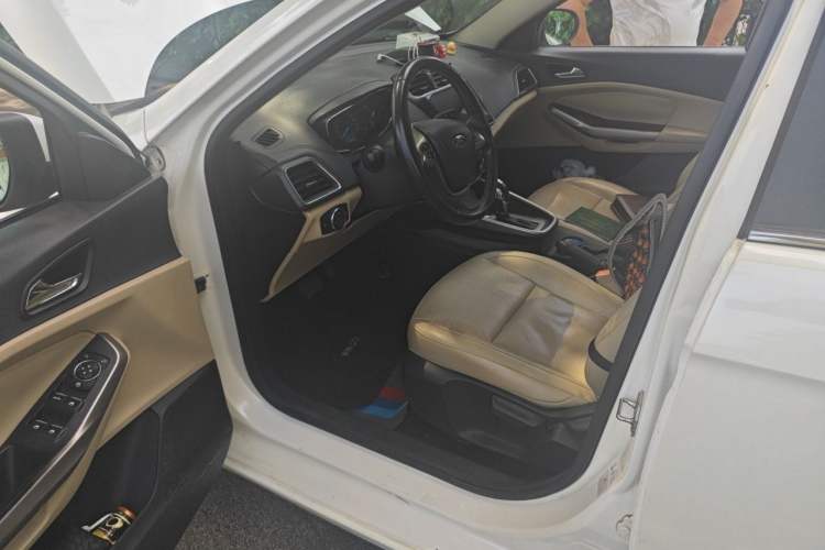 Used Ford Escort 2015 1.5L Automatic Fashion Model Driver Seat