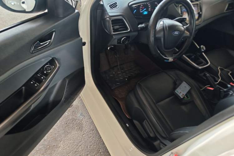 Used Ford Escort 2015 1.5L Manual Fashion Edition Driver Seat