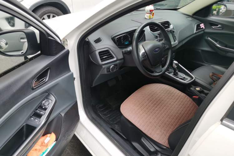Used Ford Escort 2015 1.5L Automatic Fashion Model Driver Seat