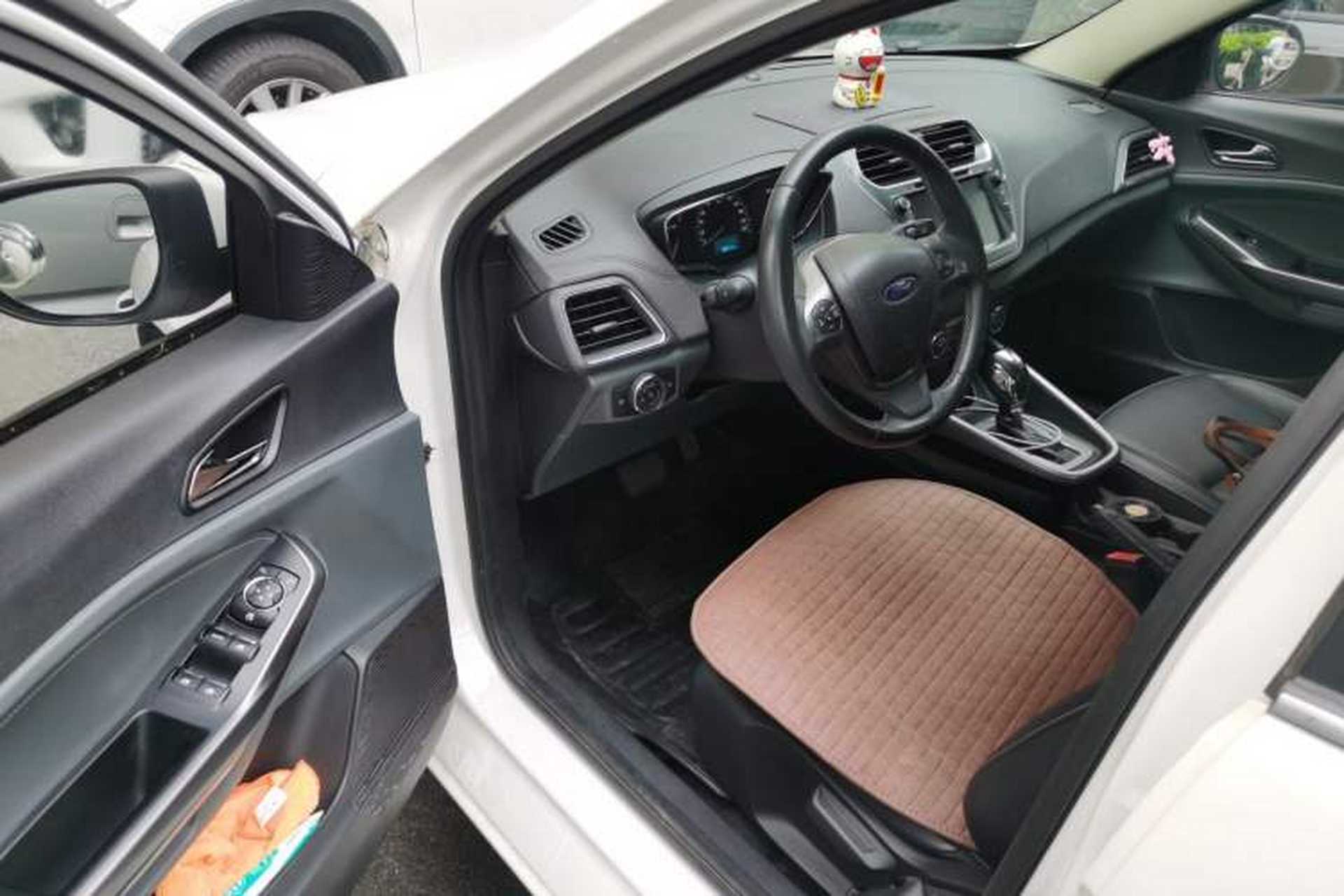 Used Ford Escort 2015 1.5L Automatic Fashion Model Driver Seat