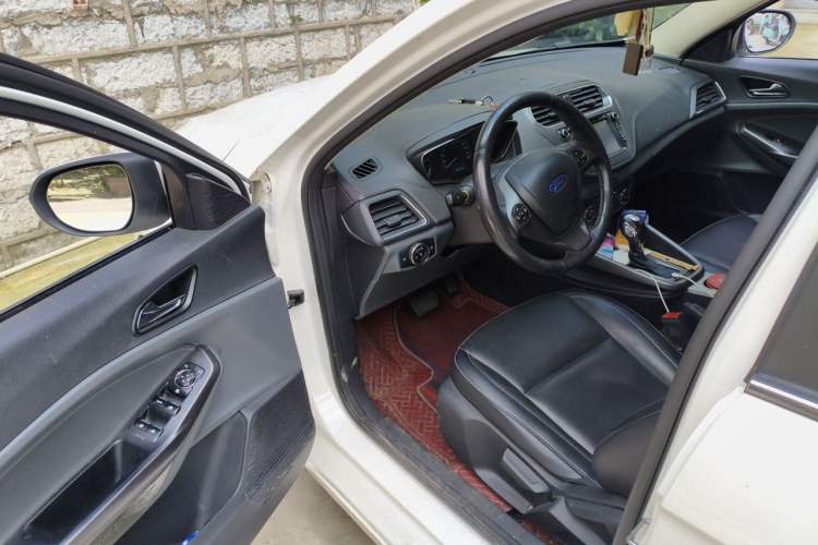 Used Ford Escort 2015 1.5L Automatic Fashion Model Driver Seat