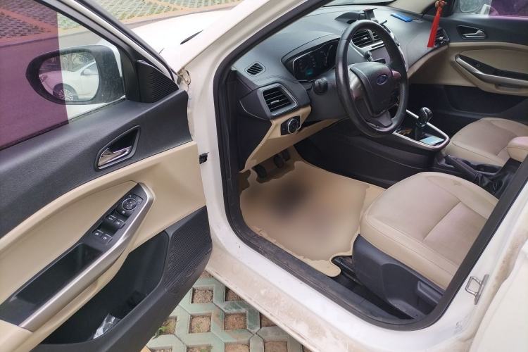 Used Ford Escort 2015 1.5L Manual Fashion Edition Driver Seat