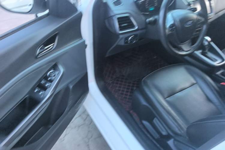 Used Ford Escort 2015 1.5L Automatic Fashion Model Driver Seat