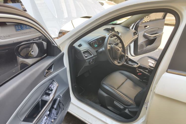 Used Ford Escort 2015 1.5L Automatic Fashion Model Driver Seat