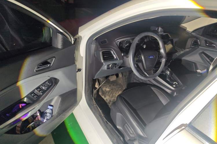 Used Ford Escort 2015 1.5L Automatic Fashion Model Driver Seat