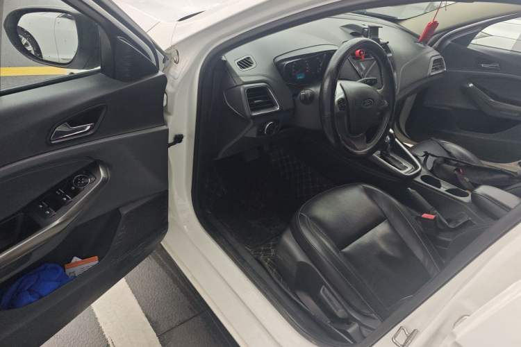 Used Ford Escort 2015 1.5L Automatic Fashion Model Driver Seat