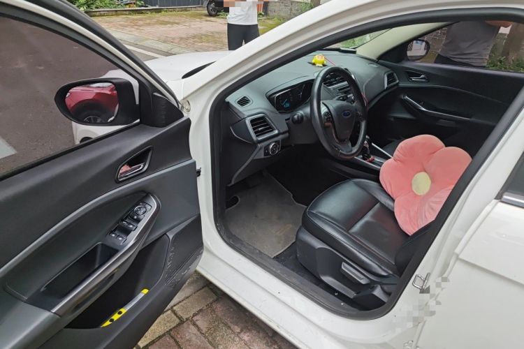 Used Ford Escort 2015 1.5L Automatic Fashion Model Driver Seat