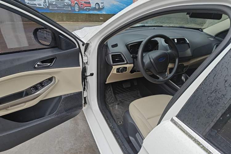 Used Ford Escort 2015 1.5L Automatic Comfort Edition Driver Seat