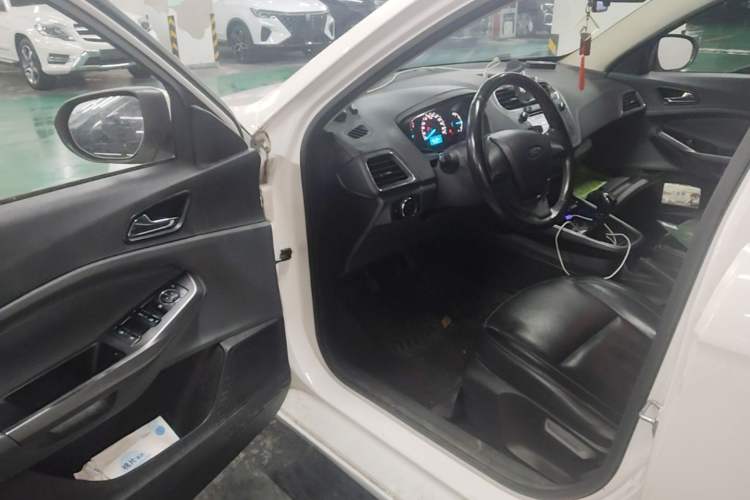 Used Ford Escort 2015 1.5L Manual Fashion Edition Driver Seat