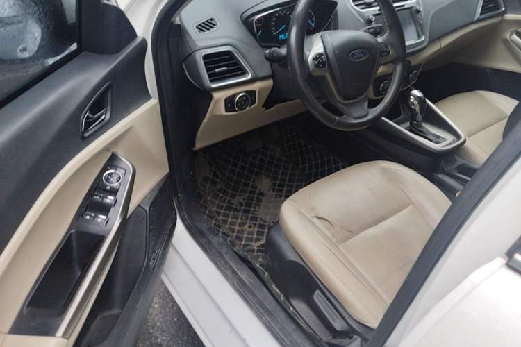 Used Ford Escort 2015 1.5L Automatic Fashion Model Driver Seat