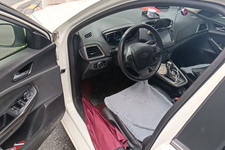 Used Ford Escort 2015 1.5L Automatic Fashion Model Driver Seat