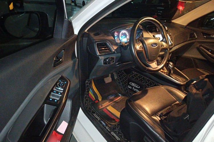 Used Ford Escort 2015 1.5L Automatic Fashion Model Driver Seat