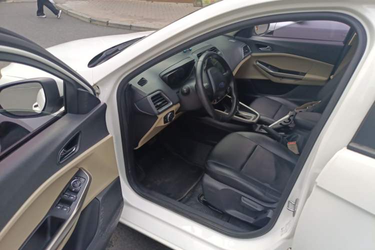 Used Ford Escort 2015 1.5L Automatic Comfort Edition Driver Seat