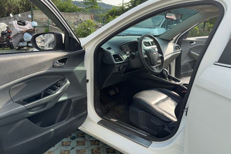 Used Ford Escort 2015 1.5L Automatic Fashion Model Driver Seat