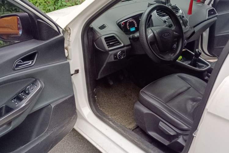 Used Ford Escort 2015 1.5L Manual Fashion Edition Driver Seat