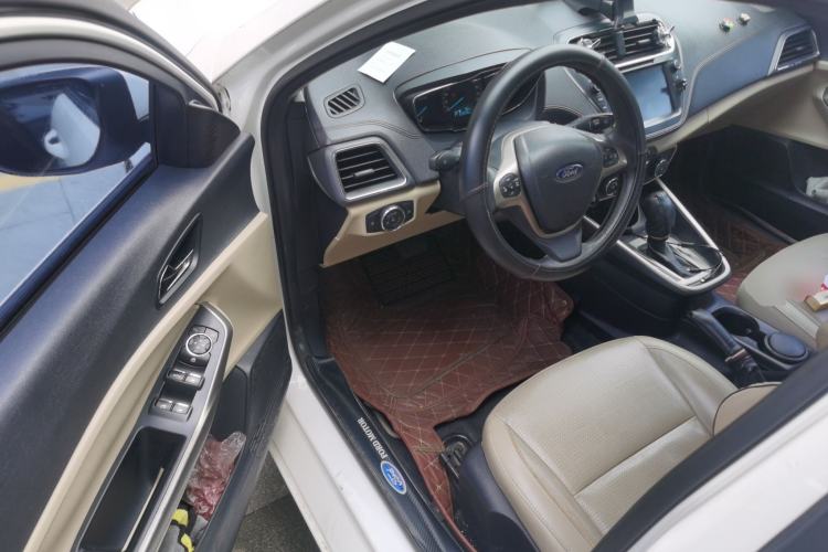 Used Ford Escort 2015 1.5L Automatic Fashion Model Driver Seat