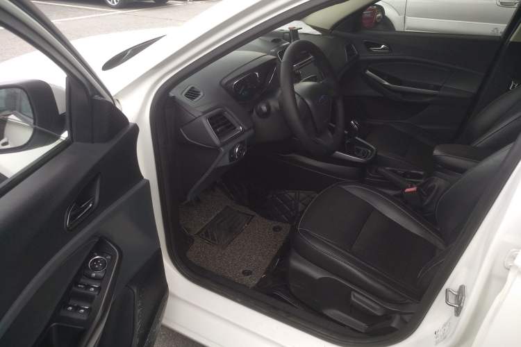 Used Ford Escort 2015 1.5L Manual Fashion Edition Driver Seat