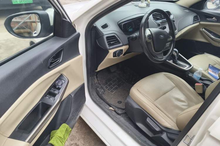 Used Ford Escort 2015 1.5L Automatic Fashion Model Driver Seat