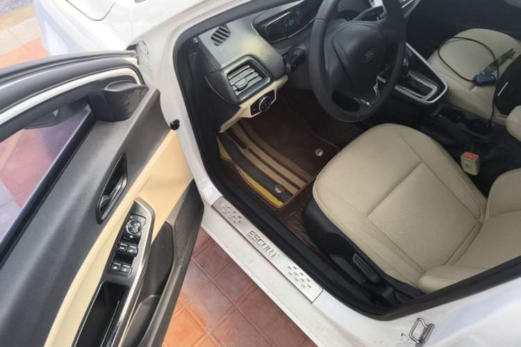 Used Ford Escort 2015 1.5L Automatic Comfort Edition Driver Seat