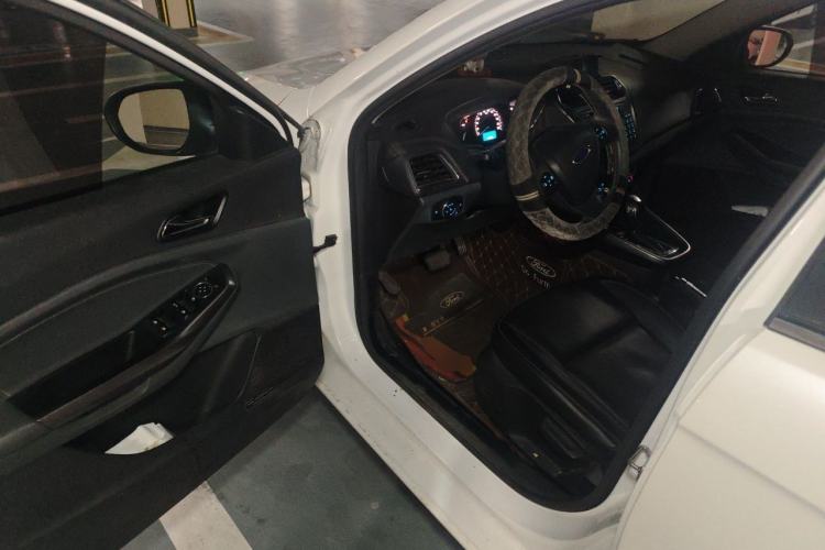 Used Ford Escort 2015 1.5L Automatic Fashion Model Driver Seat