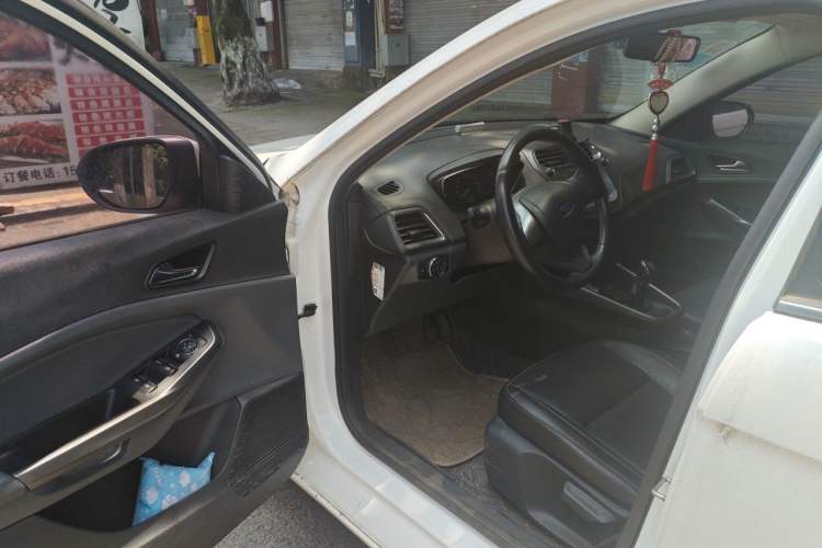 Used Ford Escort 2015 1.5L Manual Fashion Edition Driver Seat