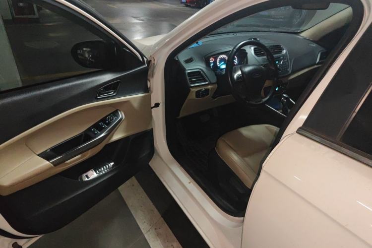 Used Ford Escort 2015 1.5L Automatic Fashion Model Driver Seat