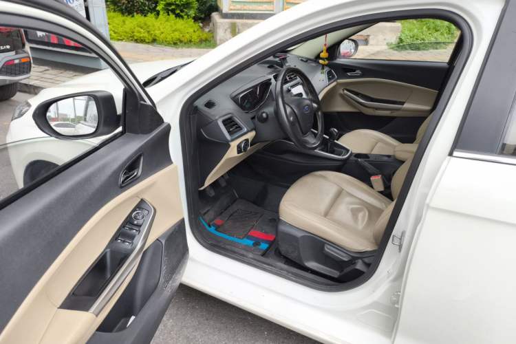 Used Ford Escort 2015 1.5L Manual Fashion Edition Driver Seat