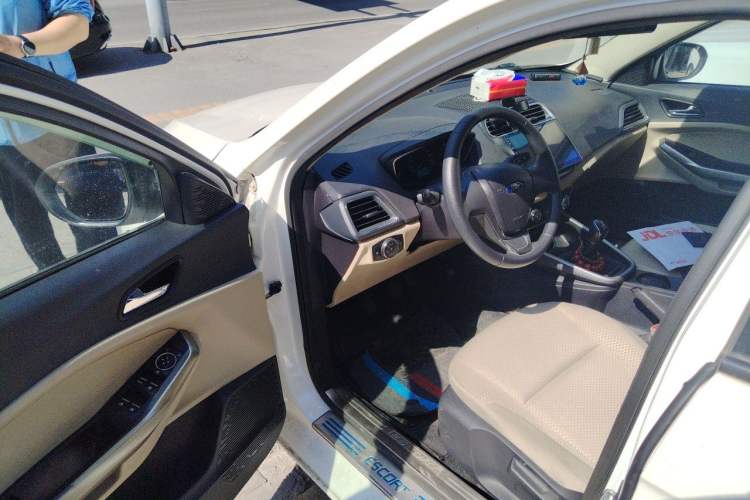 Used Ford Escort 2015 1.5L Manual Comfort Model Driver Seat