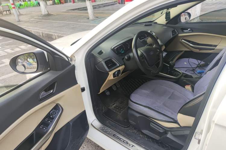 Used Ford Escort 2015 1.5L Manual Comfort Model Driver Seat