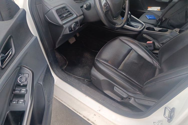 Used Ford Escort 2015 1.5L Automatic Fashion Model Driver Seat