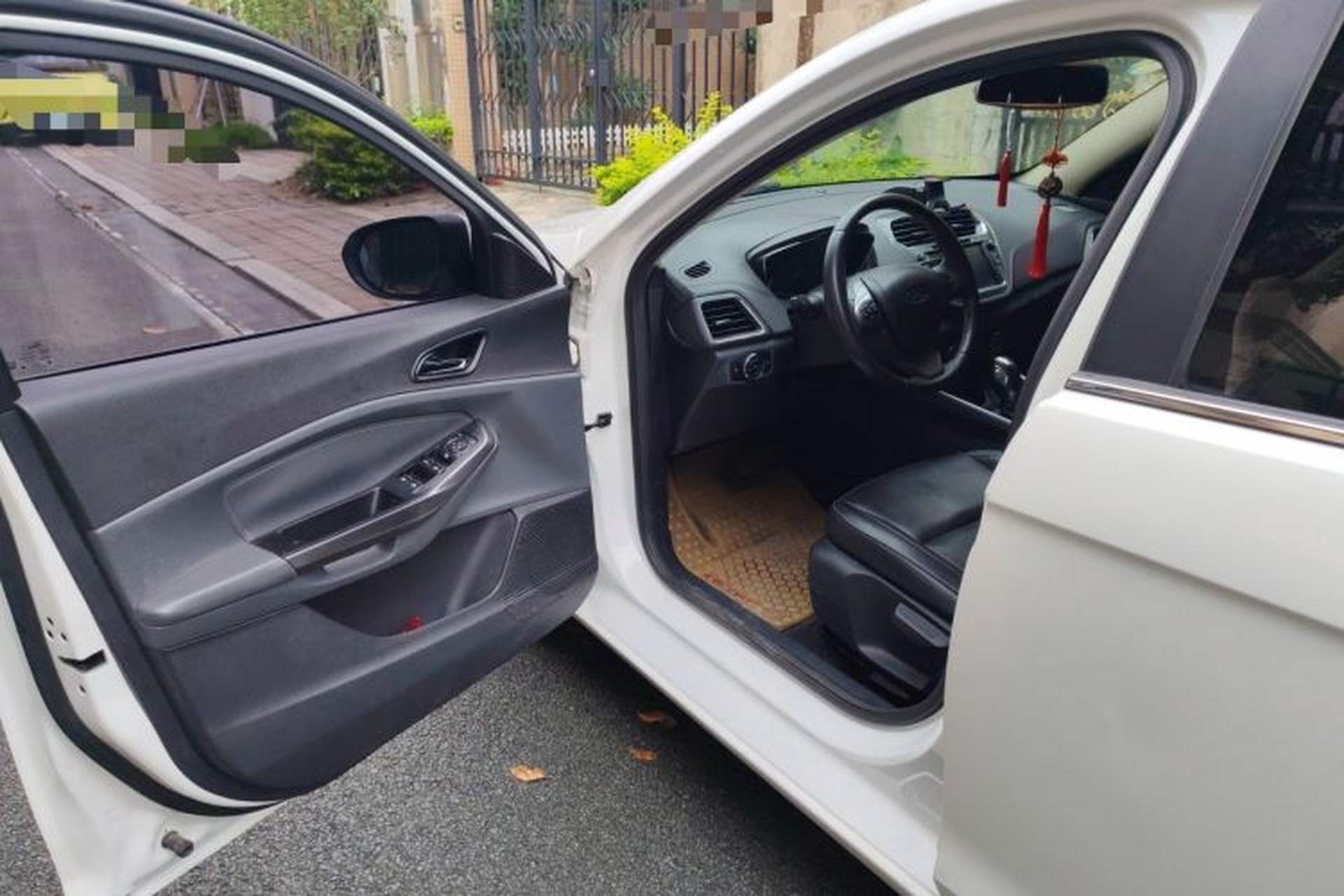 Used Ford Escort 2015 1.5L Automatic Fashion Model Driver Seat