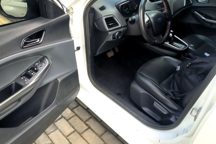 Used Ford Escort 2015 1.5L Automatic Fashion Model Driver Seat