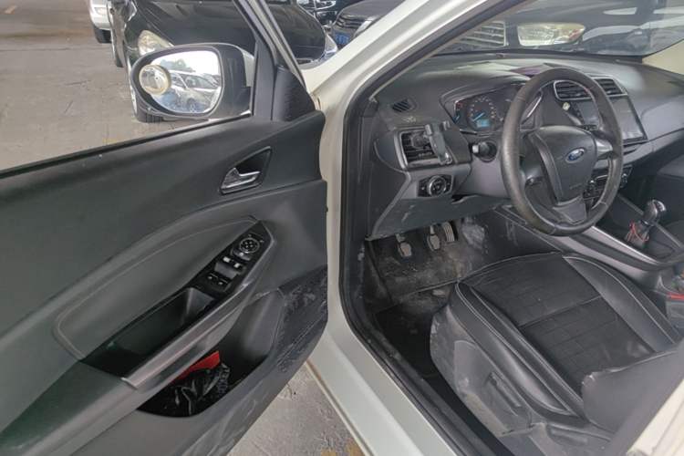 Used Ford Escort 2015 1.5L Manual Fashion Edition Driver Seat