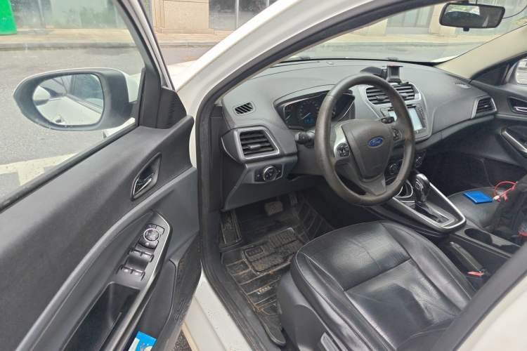Used Ford Escort 2015 1.5L Automatic Fashion Model Driver Seat